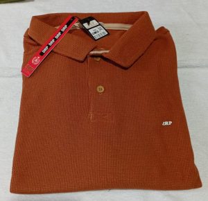 Camiseta gola polo tricô